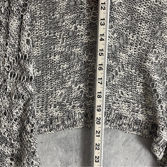 Reitmans Open Front Shark Bite Cardigan Size Medium Light Knit Heather Grey - Picture 9 of 10